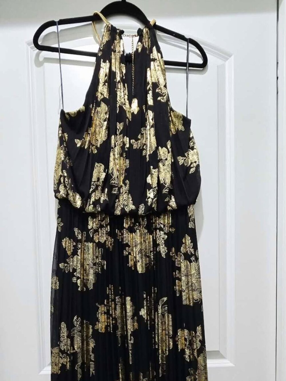 MSK Metallic_print Pleated Bouson Gown Blank & Gold Medium